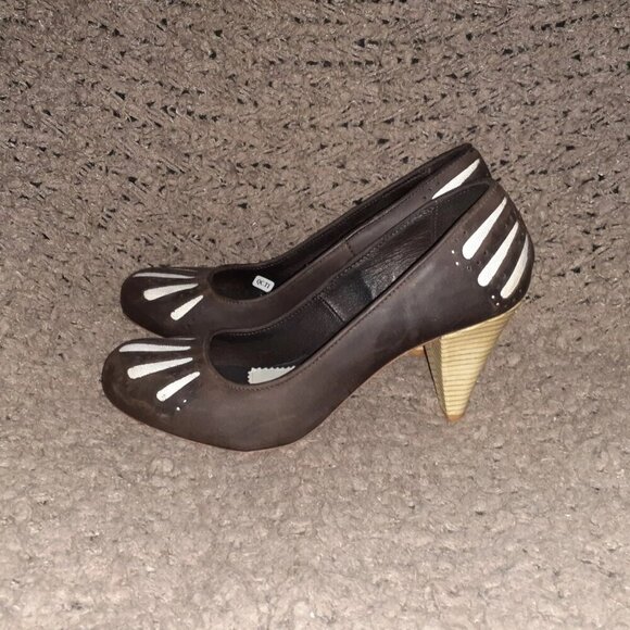 J SHOES-Fever-Brown Leather-Cream Canvas Cutout Pump-Pin-Up-Sz 9-Near Mint - Picture 2 of 7